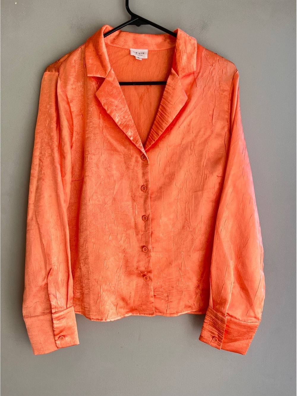 Le Lis Shimmering Orange Crinkle Satin Button-Up Blouse Medium